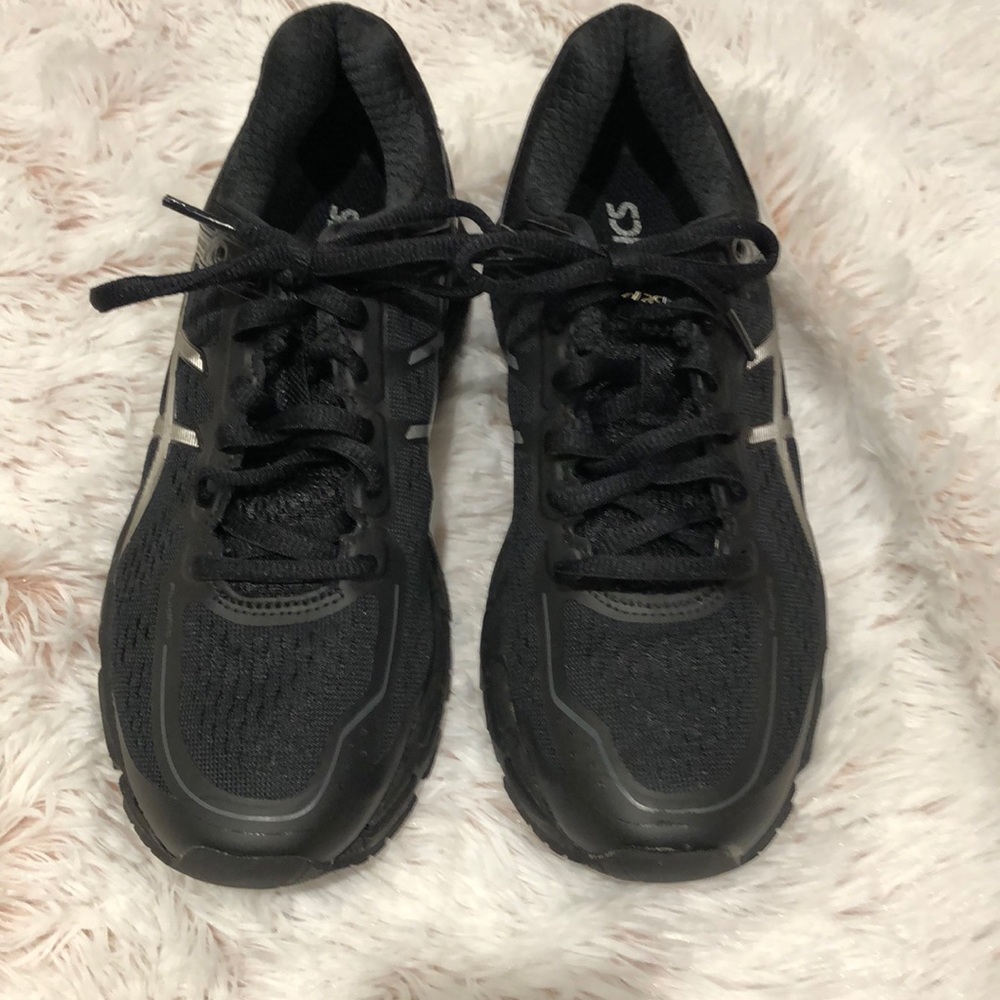 🔥 HOT Deal!  NWOT ASICS Gel-Kayano 22 women’s